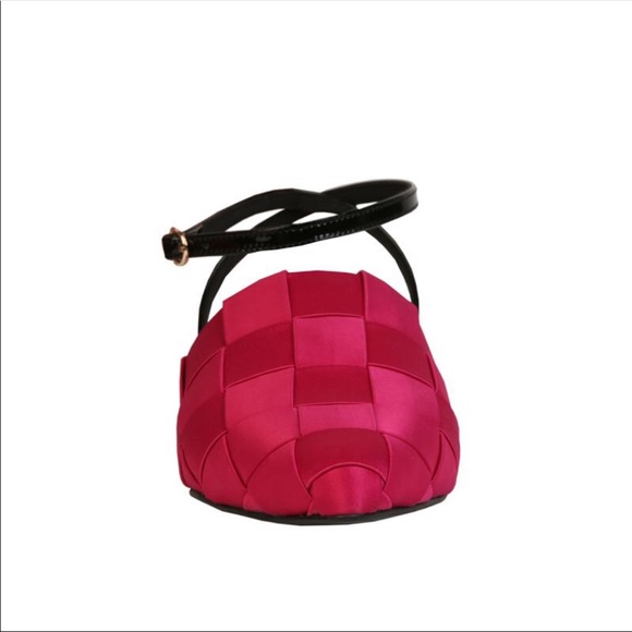 Fuschia flats - Picture 5 of 5